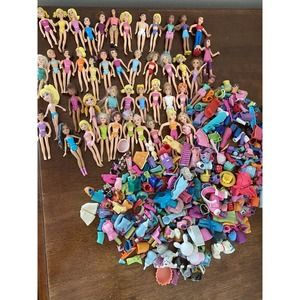 Huge lot of Vintage Polly Pockets Dolls Pets Clothes and Accessories 40+ Dolls